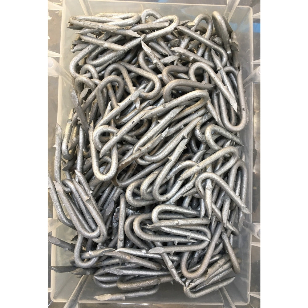 Barbed Staples Hot Dipped Galvanised - 40mm X 4.0mm 5kg