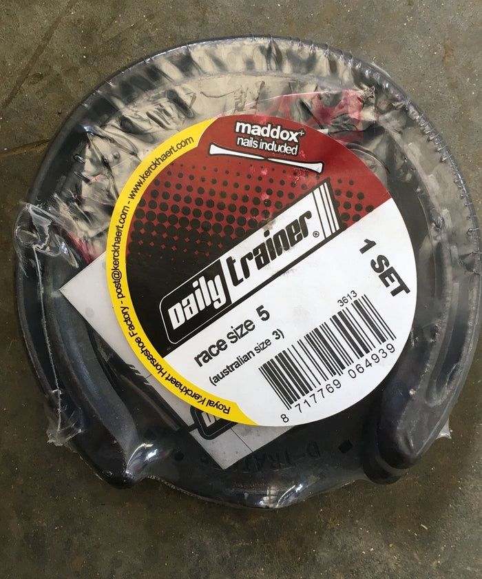 Daily Trainer 5 1/Clip Set Horse Shoes